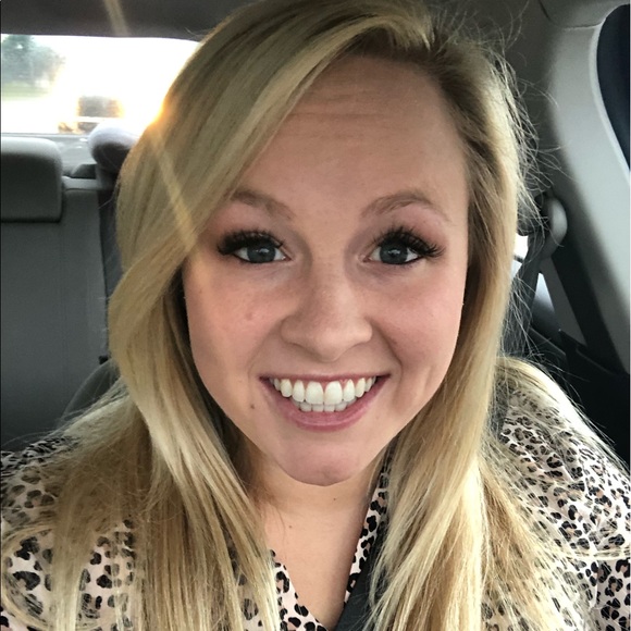 Meet your Posher, Olivia - Picture 1 of 1